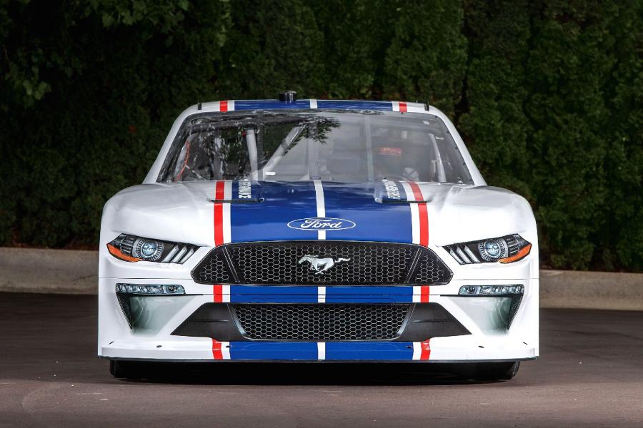  Ford NASCAR Mustang 2020 года  (фото 3 из 4)